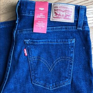 NWT Levi’s classic straight jeans